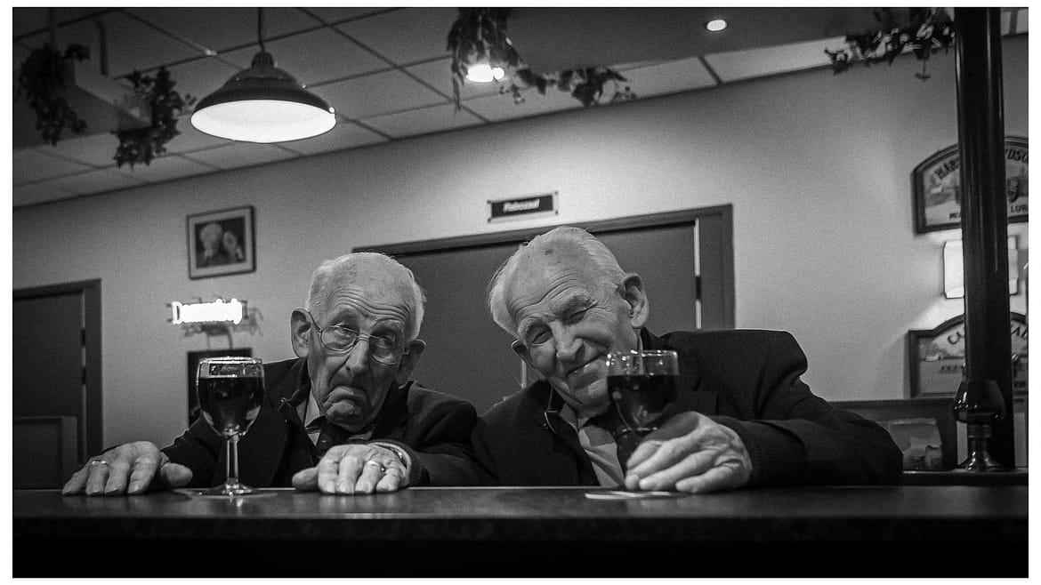 Gebroeders van de Ven aan de bar light
